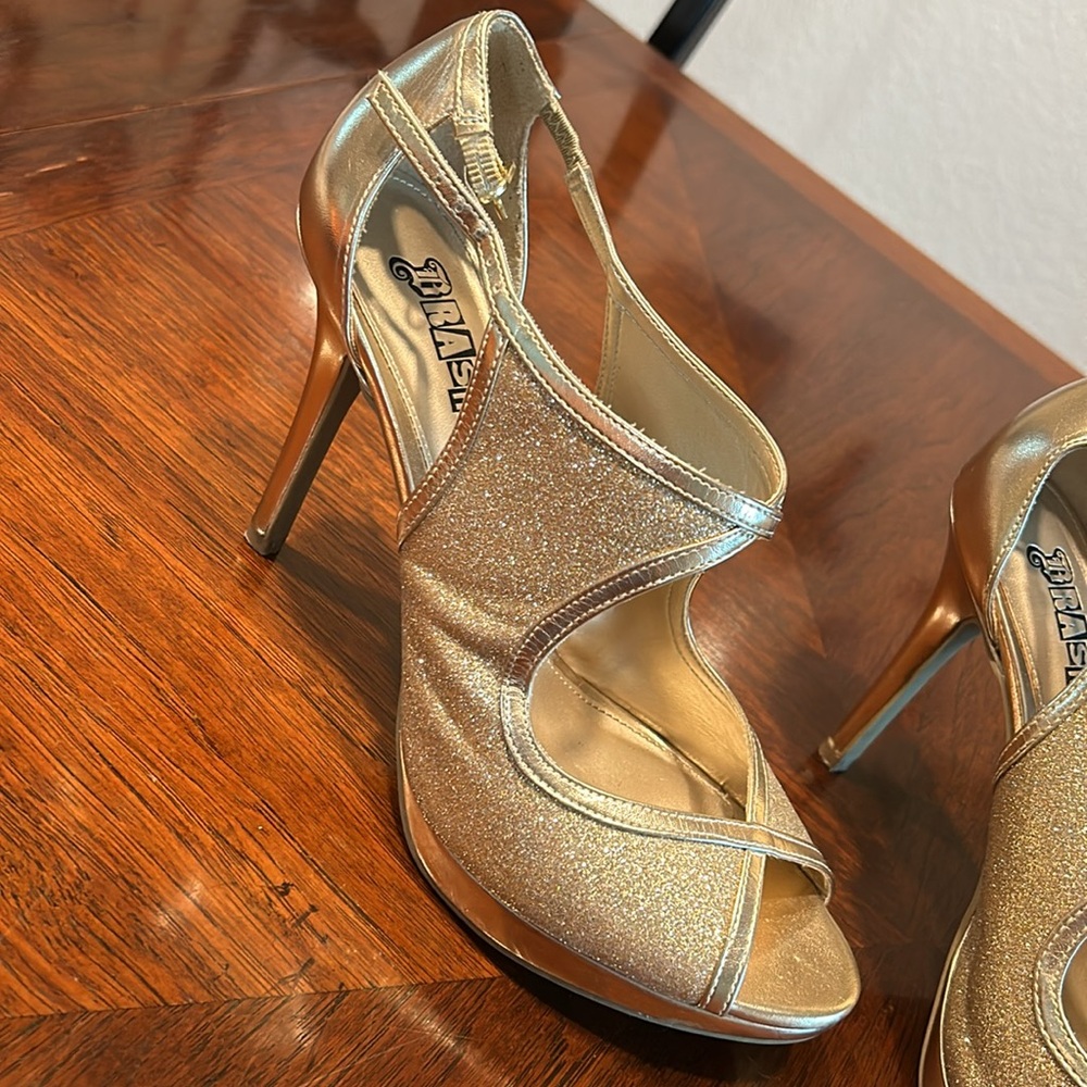 Stilettos - Picture 2 of 6